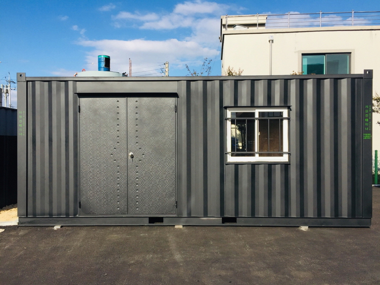 라푸마 매장 의류창고